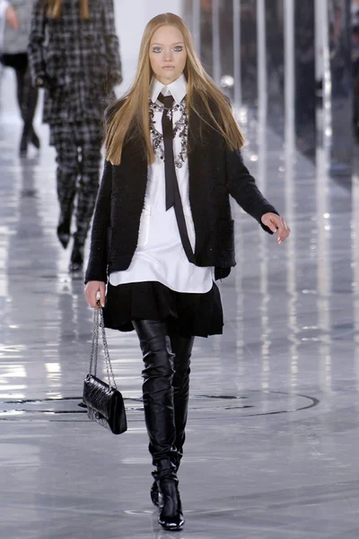 Look 1